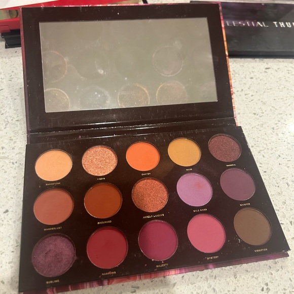 Hipdot Zion eyeshadow palette! - Picture 2 of 3